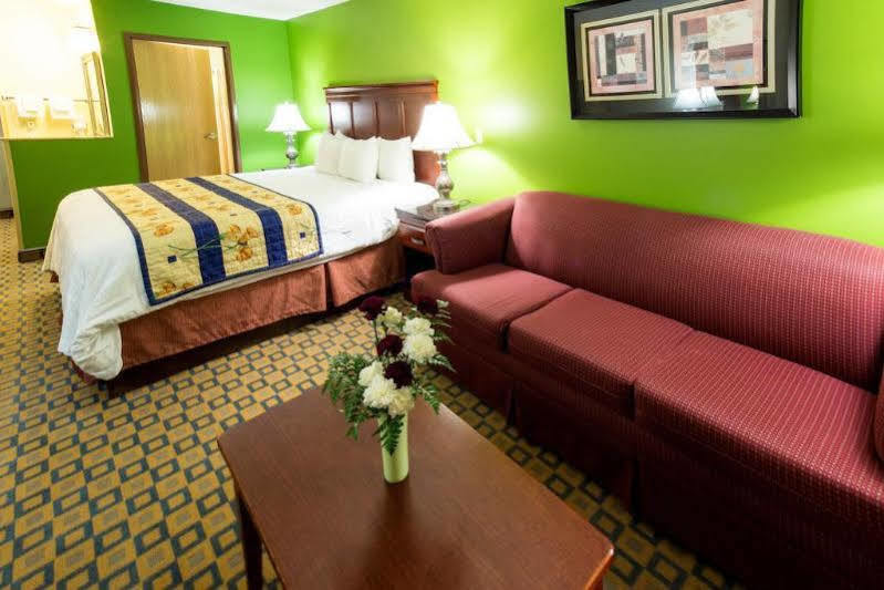 Days Inn & Suites By Wyndham Wichita Kültér fotó